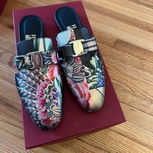 Salvatore Ferragamo Briza St Platino P. Calf